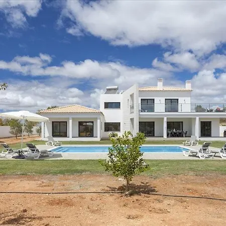 Βίλα Luxurious Contemporary 4 Bedroom With Pool *