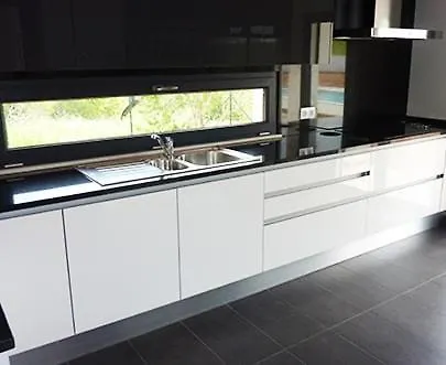 Luxurious Contemporary 4 Bedroom With Pool Villa Lagoa (Algarve)