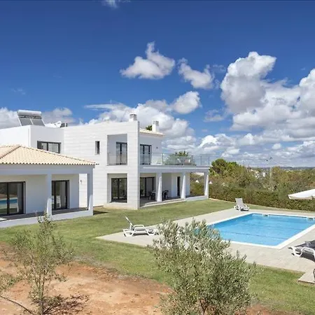 Luxurious Contemporary 4 Bedroom With Pool Villa