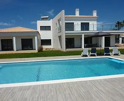 Willa Luxurious Contemporary 4 Bedroom With Pool *